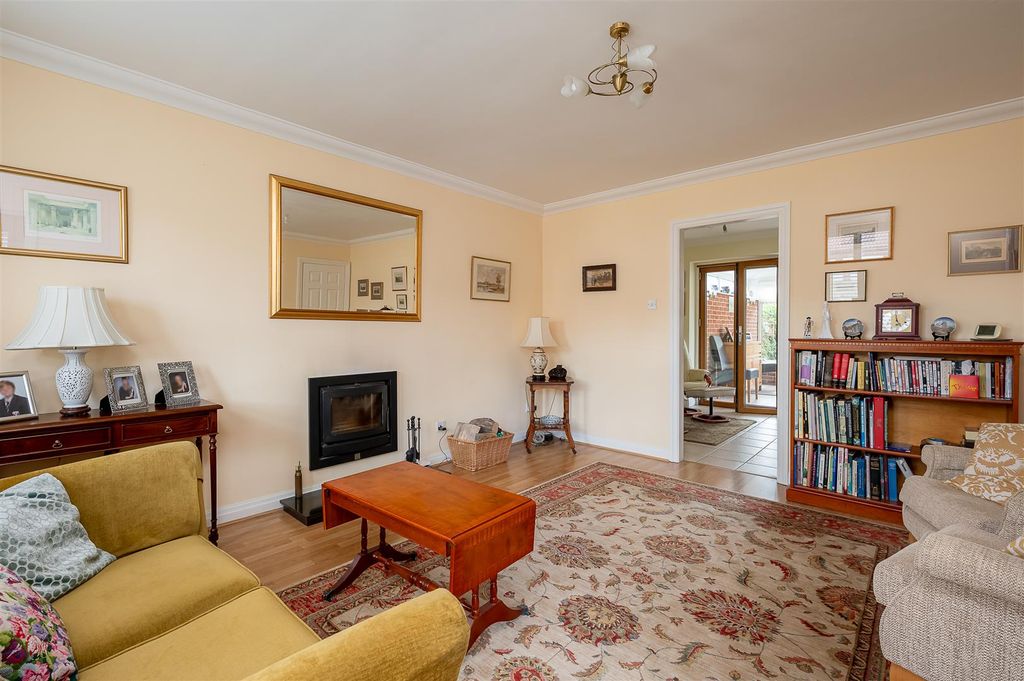 Property photo 3 of 20 Living Room