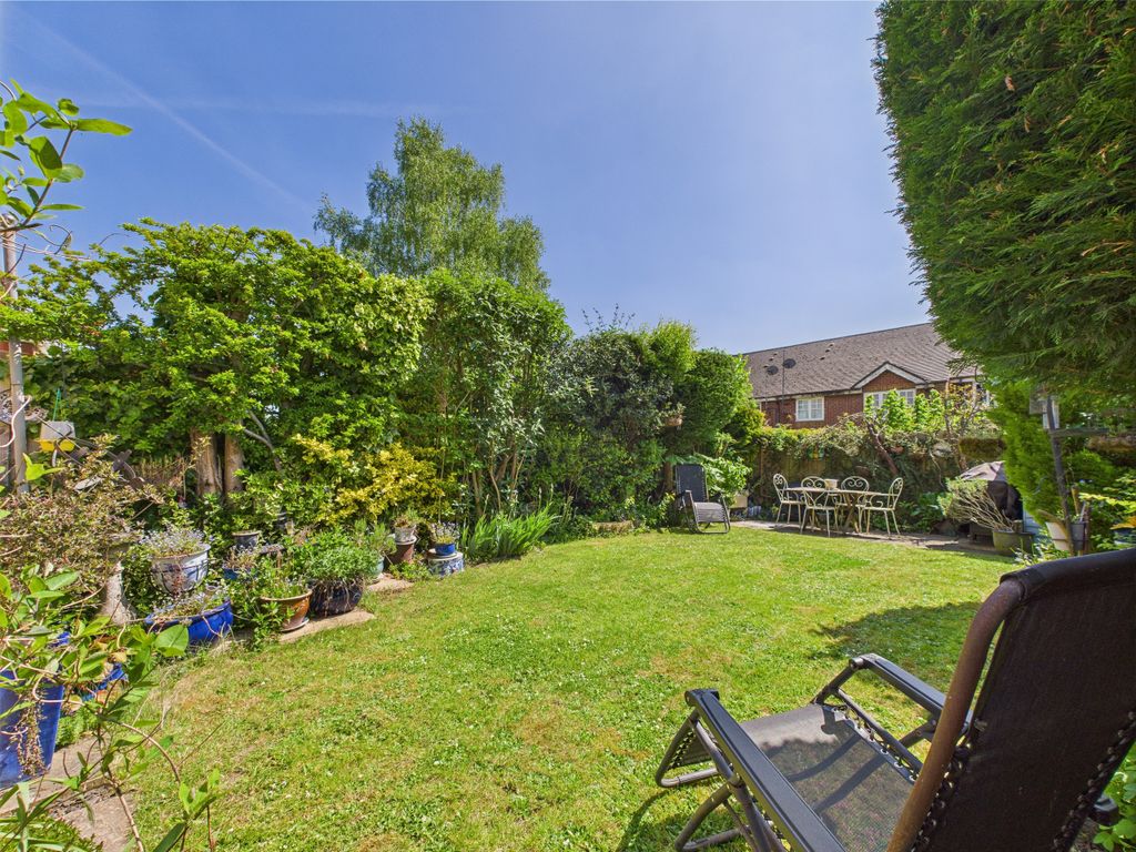 Property photo 3 of 16 Cam02909G0-Pr0392-Still006