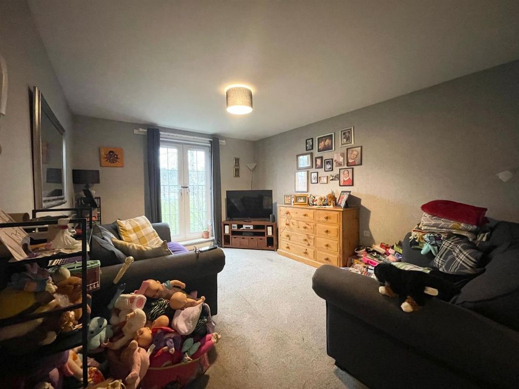 Property photo 3 of 9 3.Jpeg