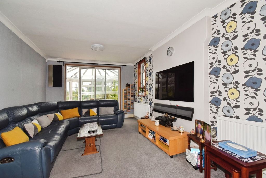 Property photo 3 of 28 Pbox-Img.Jpg