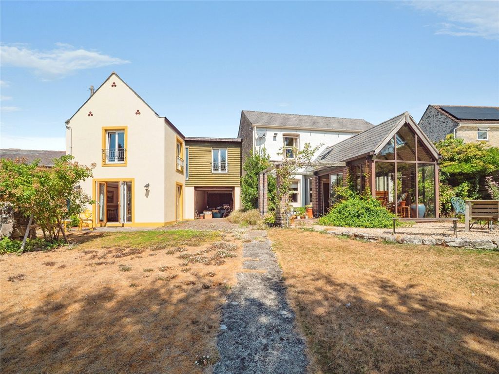 Property photo 2 of 33 Picture No. 35