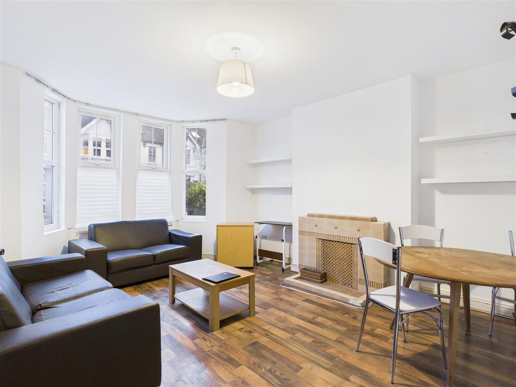 Property photo 2 of 8 Cam04419G0-Pr0052-Still001.Jpg