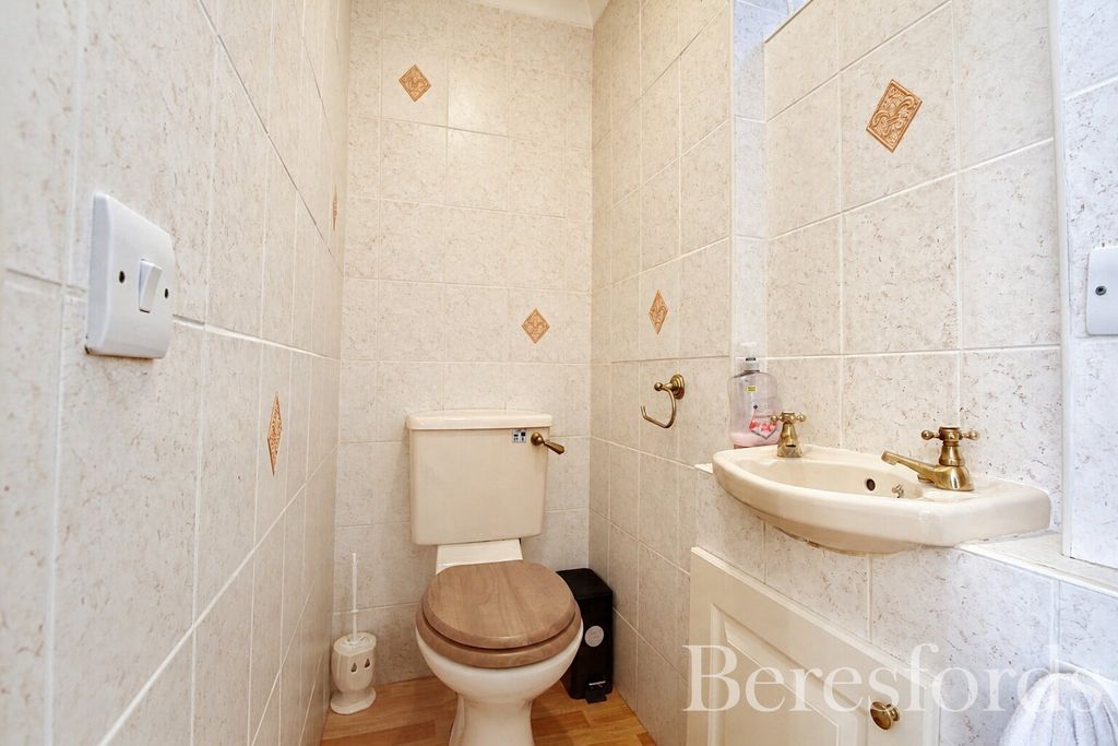 Property photo 3 of 16 Downstiars Wc