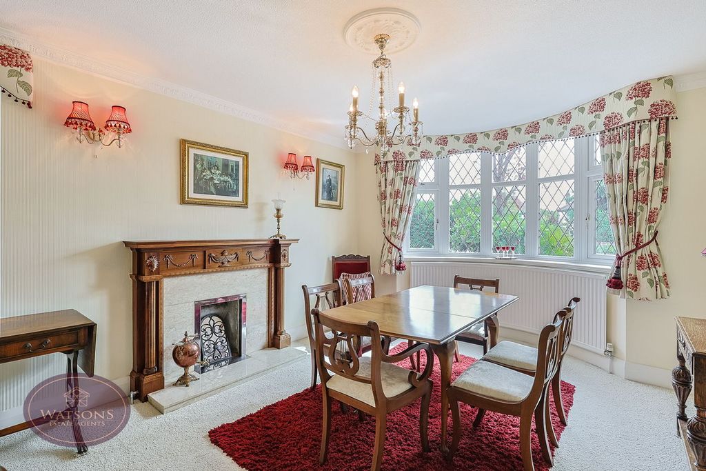 Property photo 2 of 39
