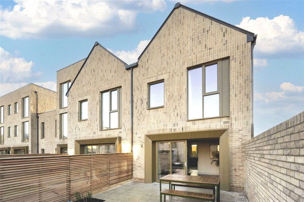 Property photo 3 of 20 Picture No. 24