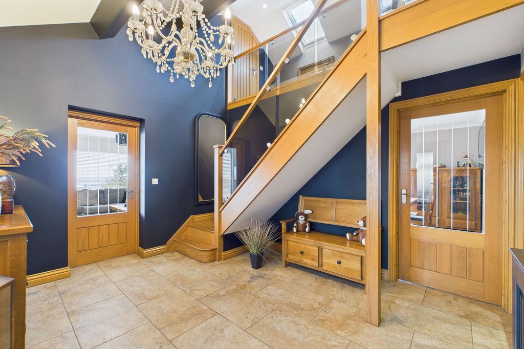 Property photo 3 of 48