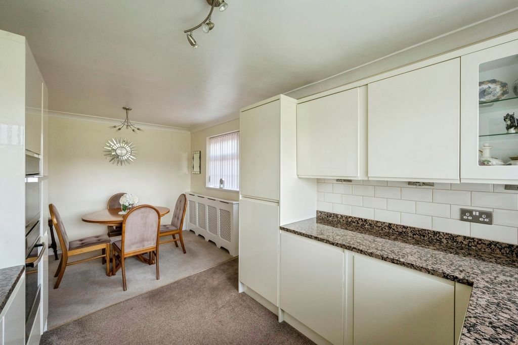 Property photo 2 of 19 Kitchen/Dining Room