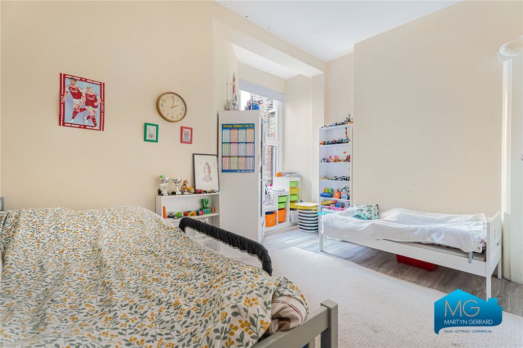 Property photo 3 of 18 Picture No. 06