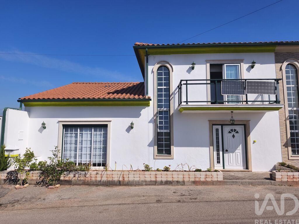 Property photo 1 of 40