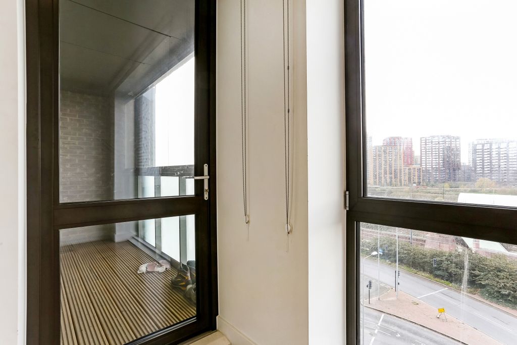 Property photo 2 of 18 Balcony