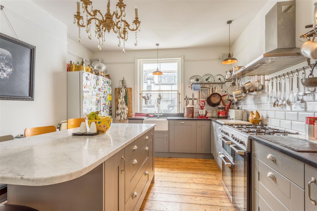 Property photo 2 of 23 17 Denmark Terrace-20.Jpg