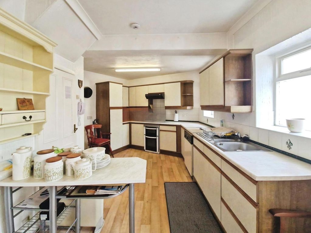 Property photo 3 of 15 Pbox-Img.Jpg