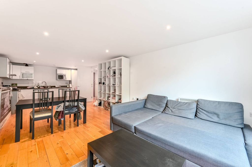 Property photo 1 of 7