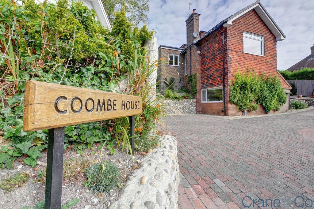 Property photo 3 of 40