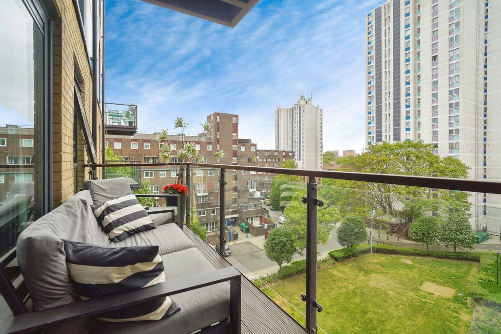 Property photo 1 of 13 Balcony