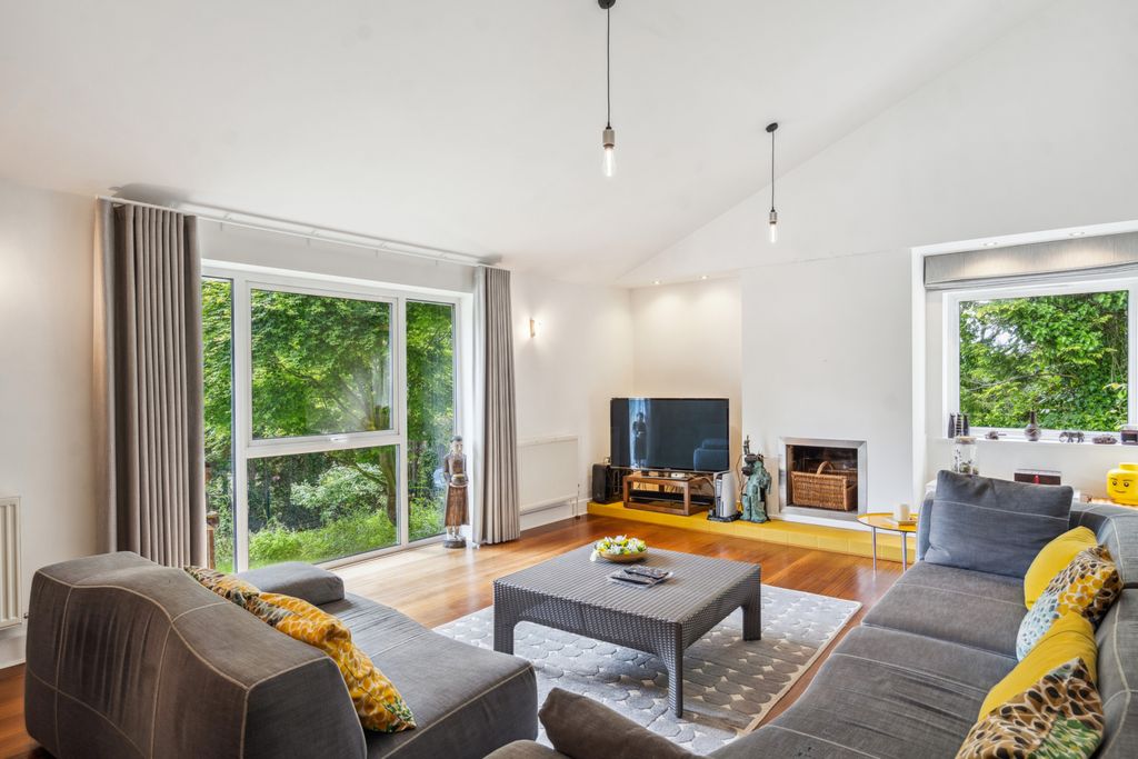 Property photo 2 of 20 Picture No. 21