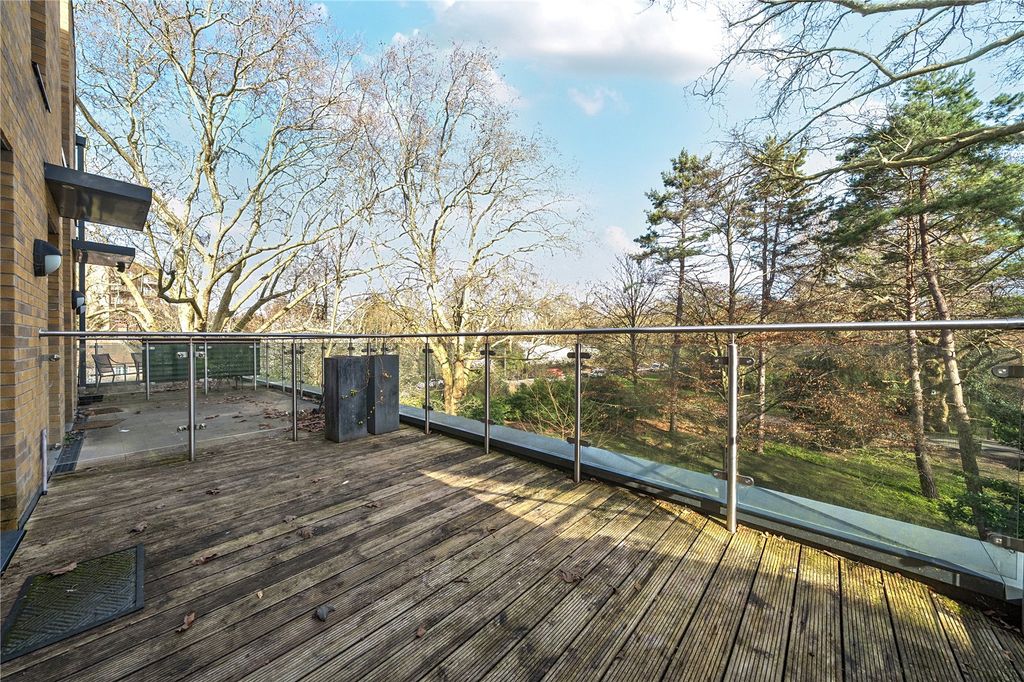 Property photo 2 of 17 Balcony