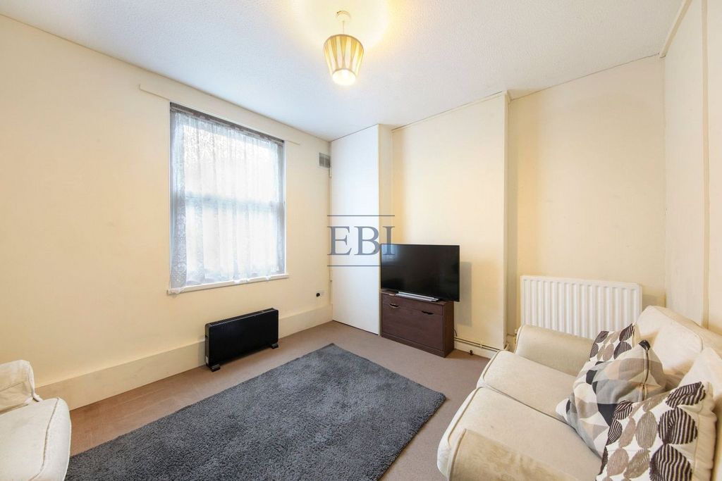 Property photo 2 of 16 Picture No. 03