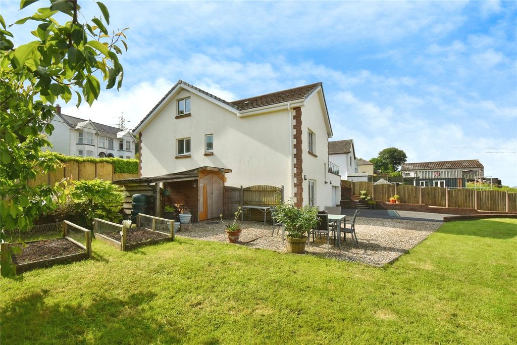Property photo 2 of 22 Picture No. 21