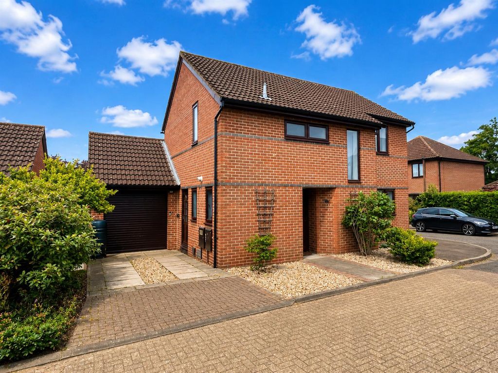 Property photo 2 of 36 6F42A1EE-9935-4Ae6-9131-6F4Bbd4F4547.Png