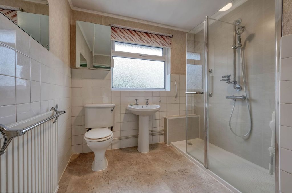 Property photo 2 of 22