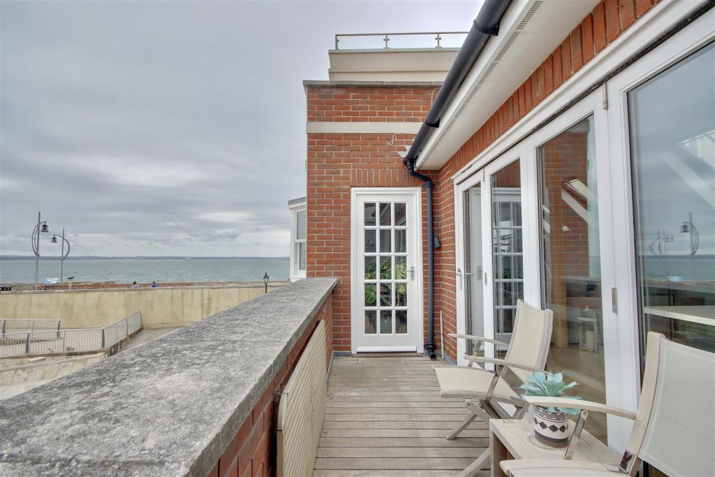 Property photo 2 of 46 5119Def6-D82E-460C-B0CC-Fde43040E559_1_201_A.Jpeg