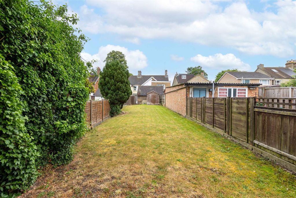 Property photo 2 of 21 Garden