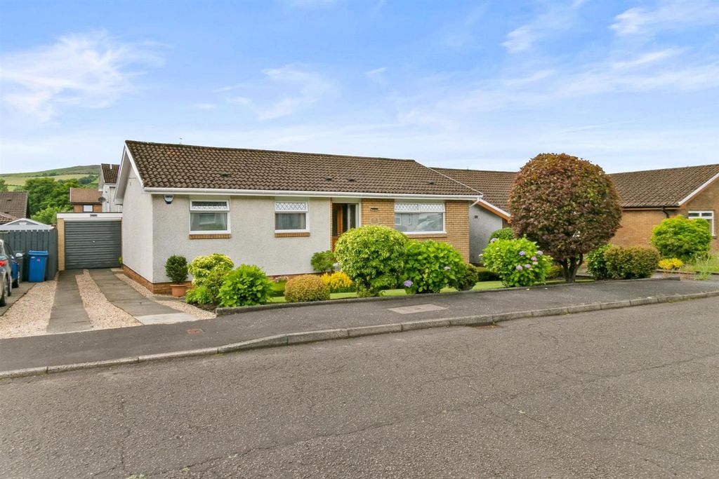 Property photo 1 of 32