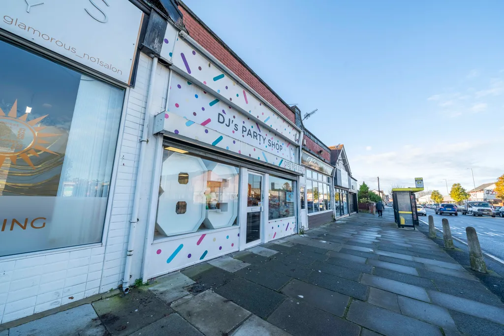 Apartment in Sefton, Bootle - More