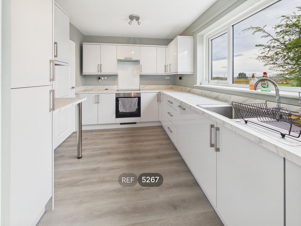 Property photo 2 of 21 Kitchen