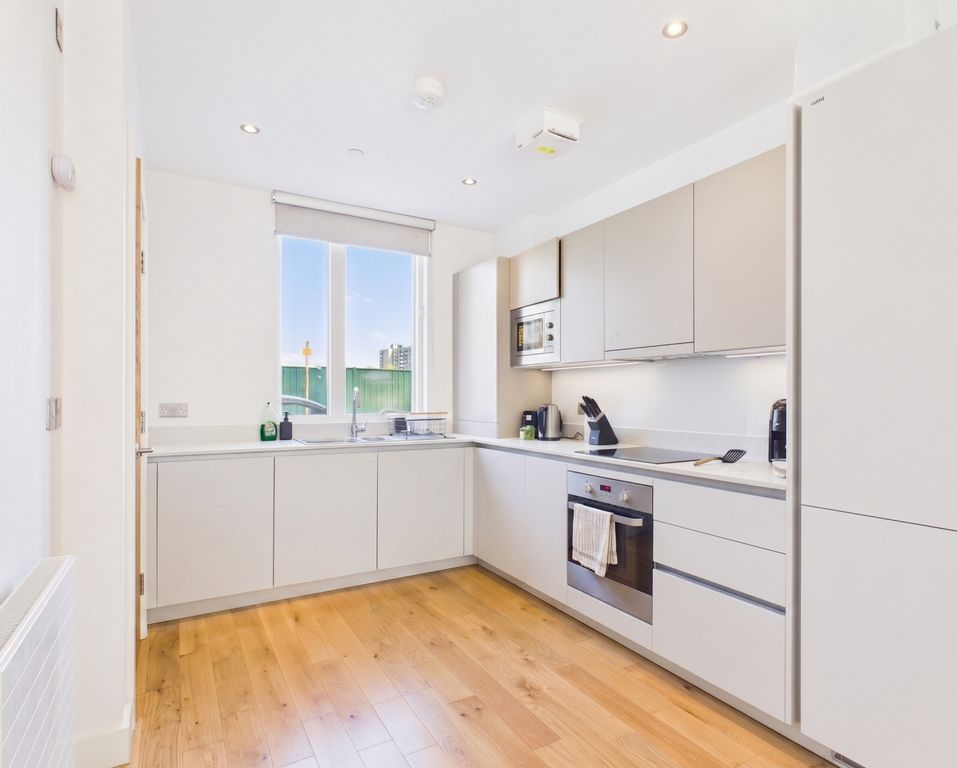 Property photo 3 of 14 Ewemove - Cleminson St - Kitchen