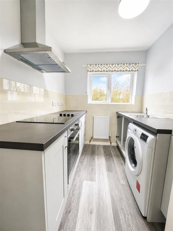 Property photo 3 of 7 82818437-Ed15-40B5-9393-Faea3364A240.Png