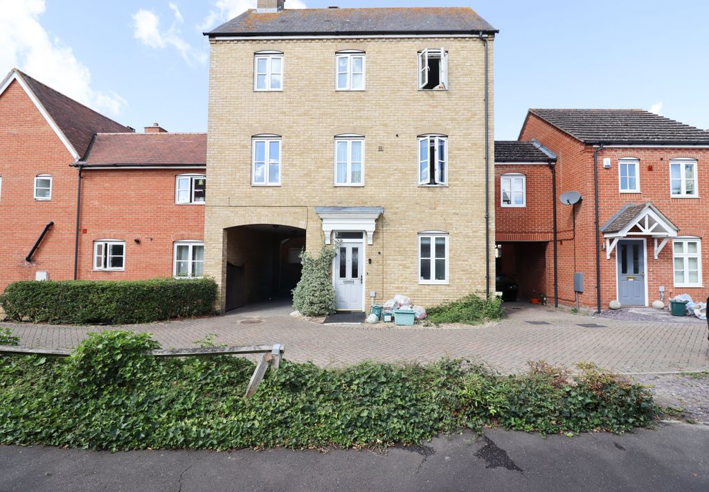 Property photo 1 of 24