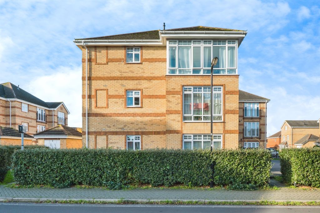 Property photo 1 of 17