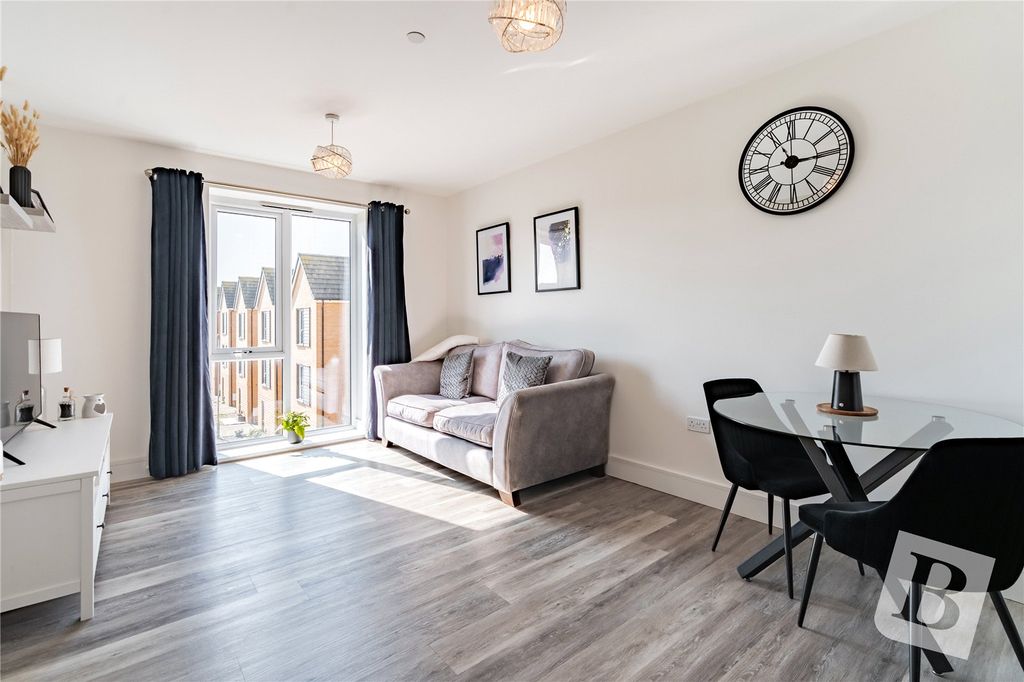 Property photo 2 of 15 Lounge