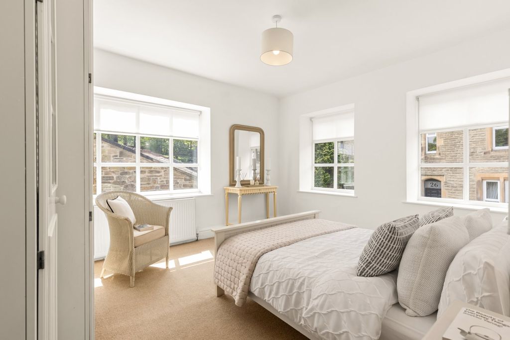 Property photo 1 of 40