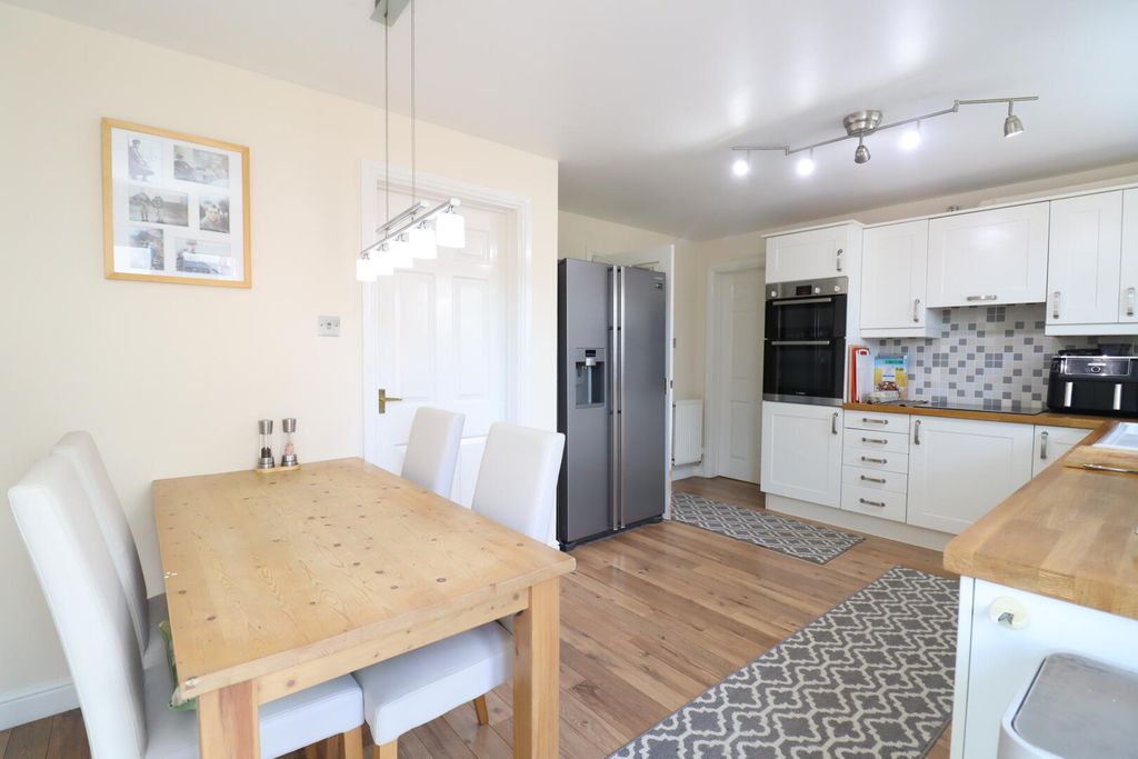 Property photo 2 of 45 Kitchen