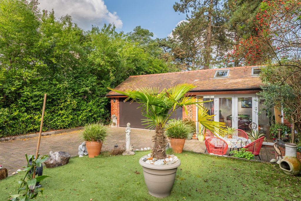 Property photo 3 of 35