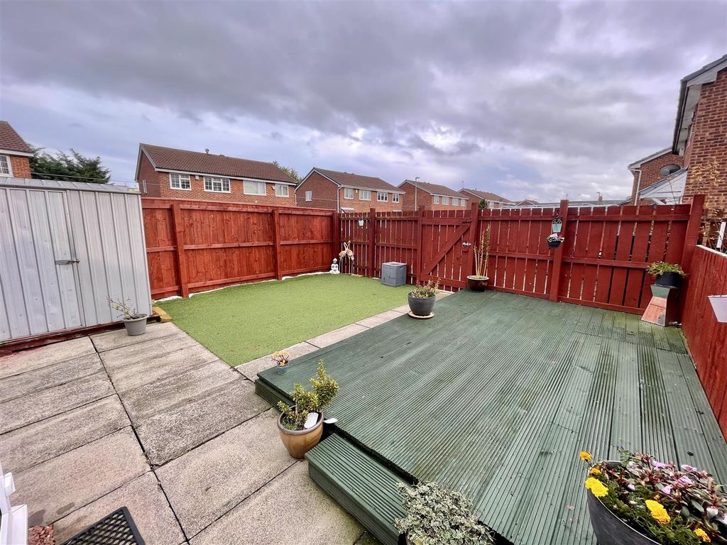 Property photo 2 of 16 Externally