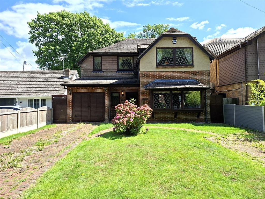 Property photo 2 of 24 Hempstead Road