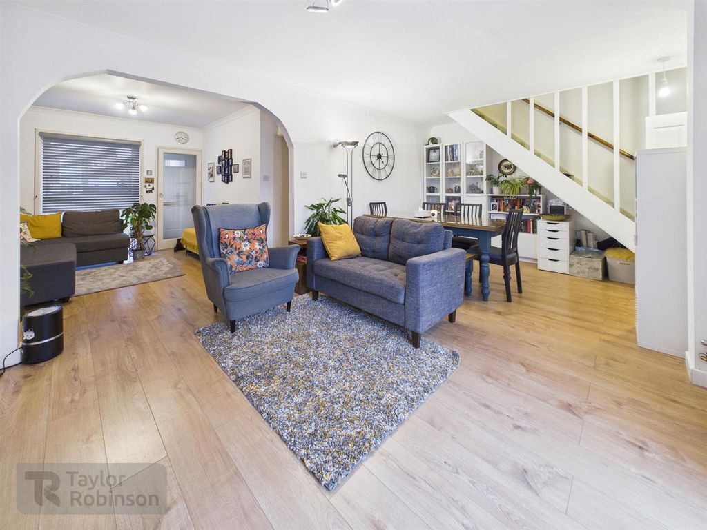 Property photo 3 of 17 Cam02600G0-Pr0639-Still027.Jpg