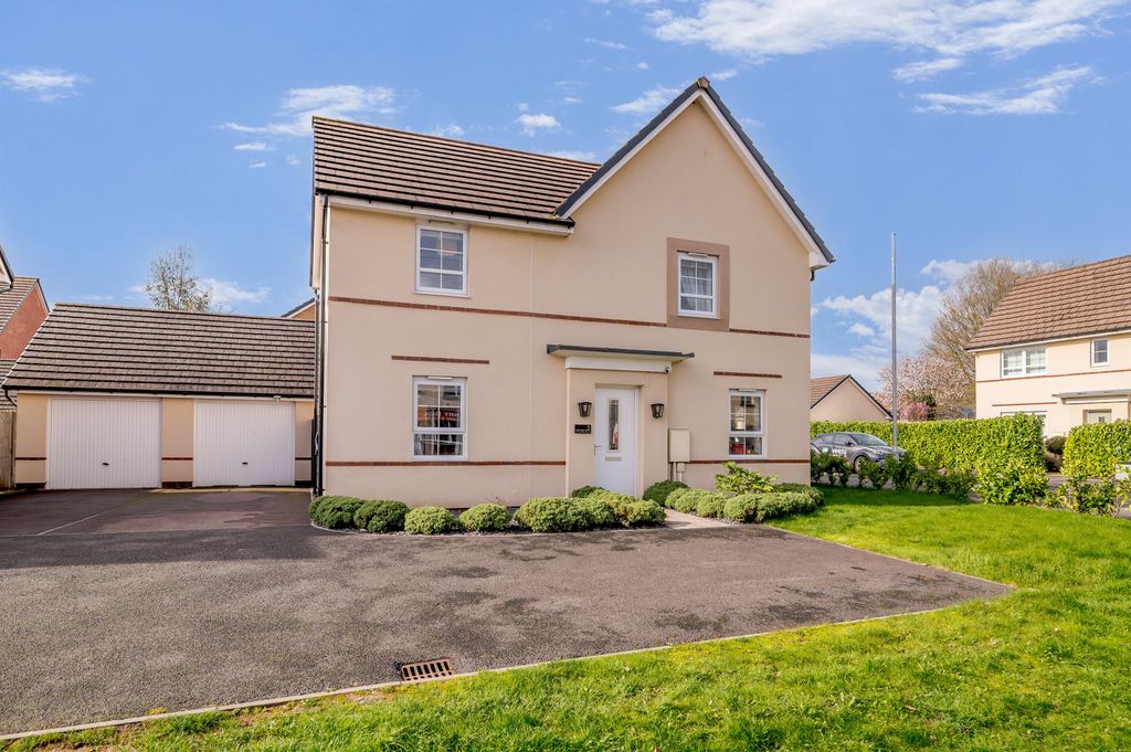 Property photo 1 of 23