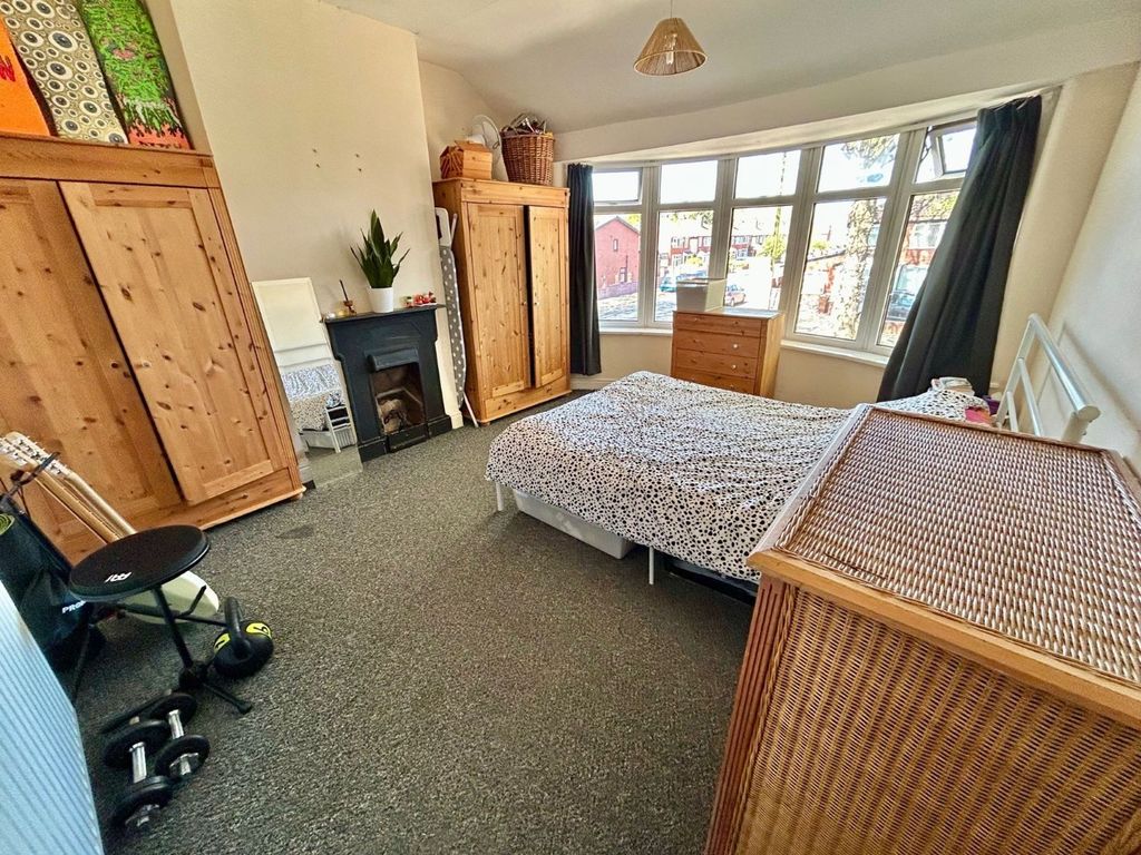 Property photo 2 of 19 Bedroom 1
