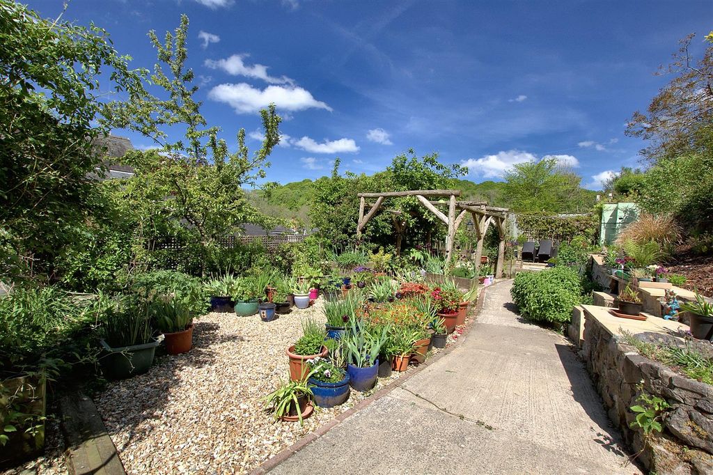 Property photo 3 of 71 Garden