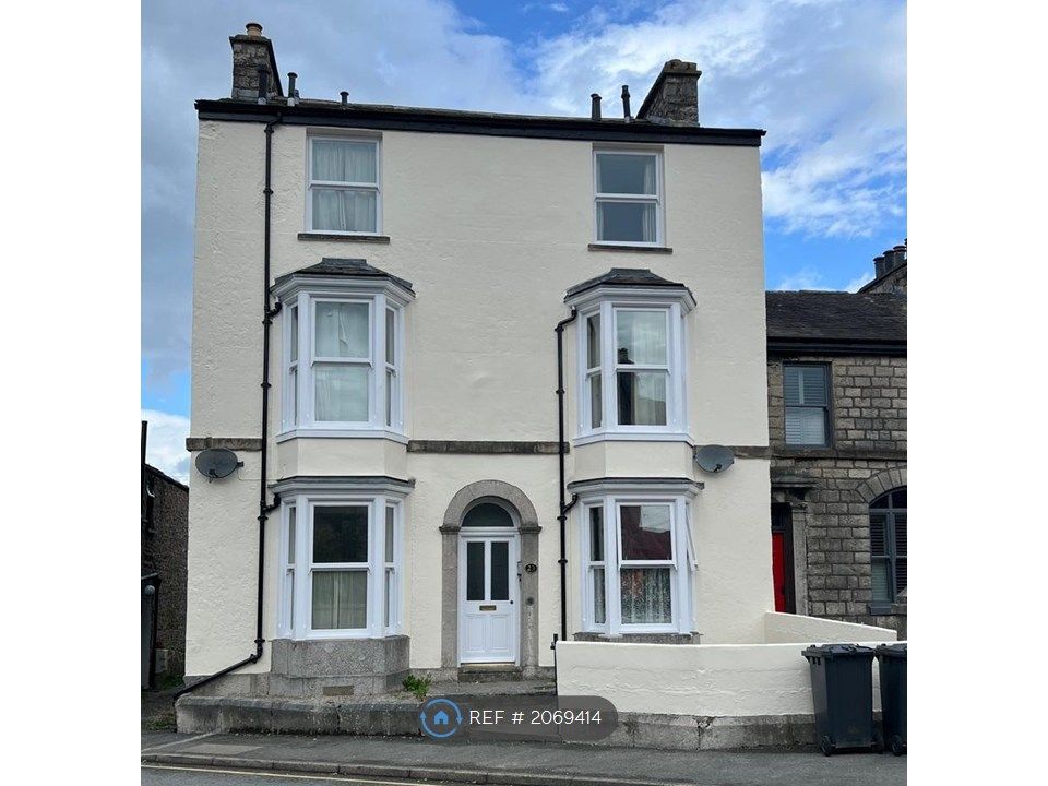 Property photo 1 of 5 23 Castle Street