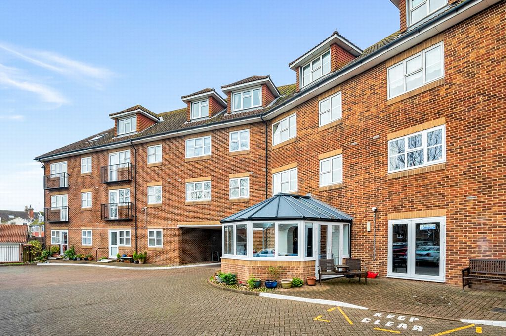 Property photo 2 of 10 Rear