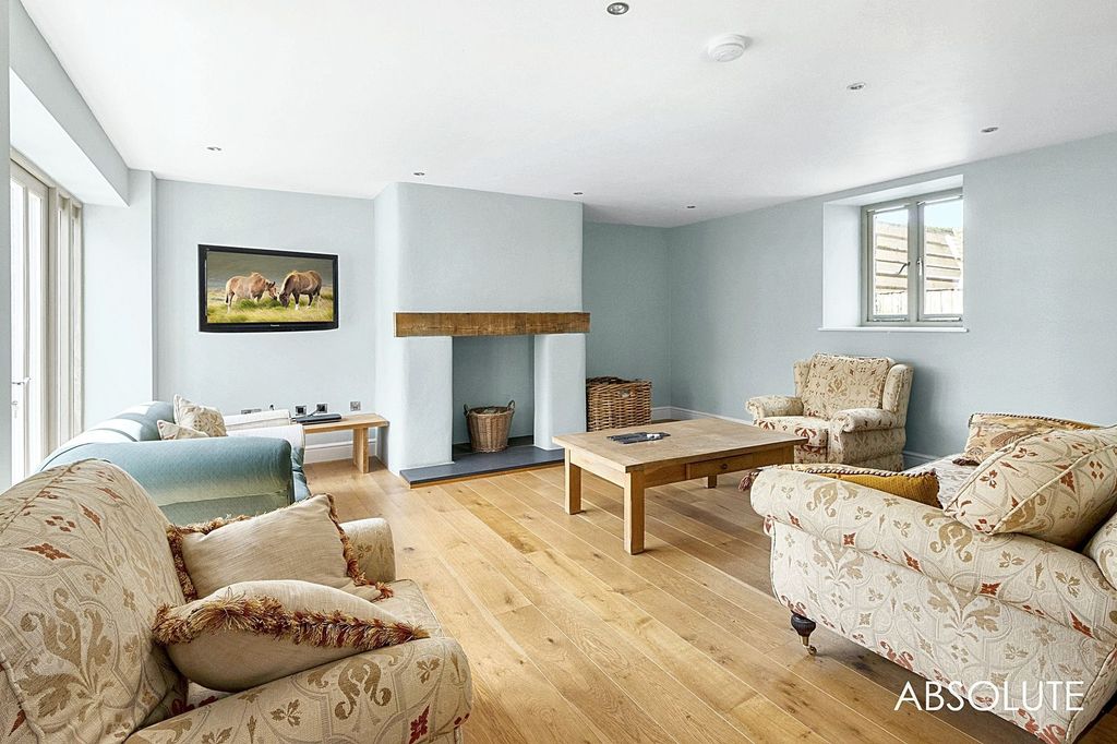 Property photo 2 of 35