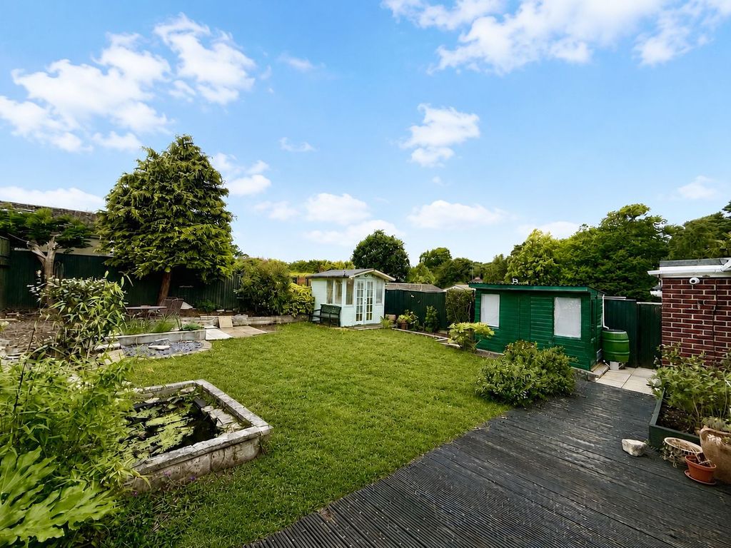 Property photo 2 of 28