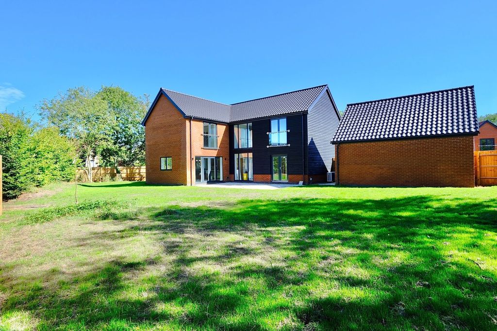 Property photo 1 of 7