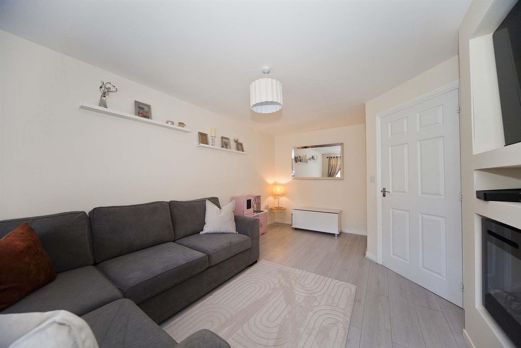 Property photo 2 of 24